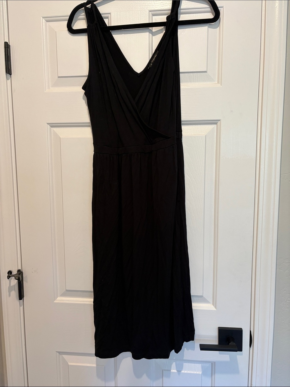 Banana Republic Black Sleeveless V-Neck Midi Dress, Size Small